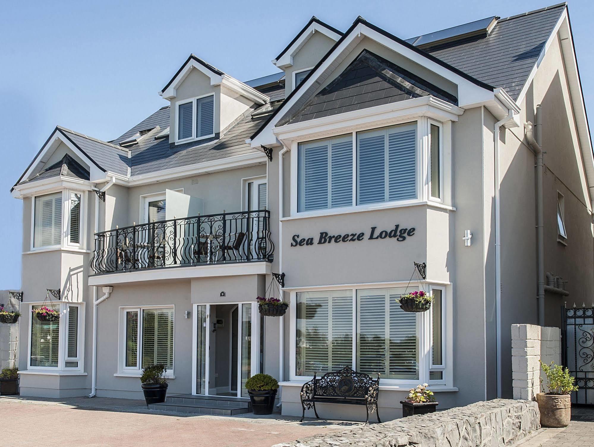 Sea Breeze Lodge B&B Galway Exterior photo